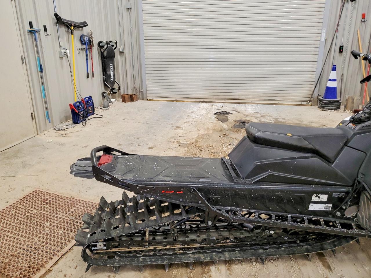 2023 POLA SNOWMOBILE VIN SN1TFG8M5PC255924 photo 6