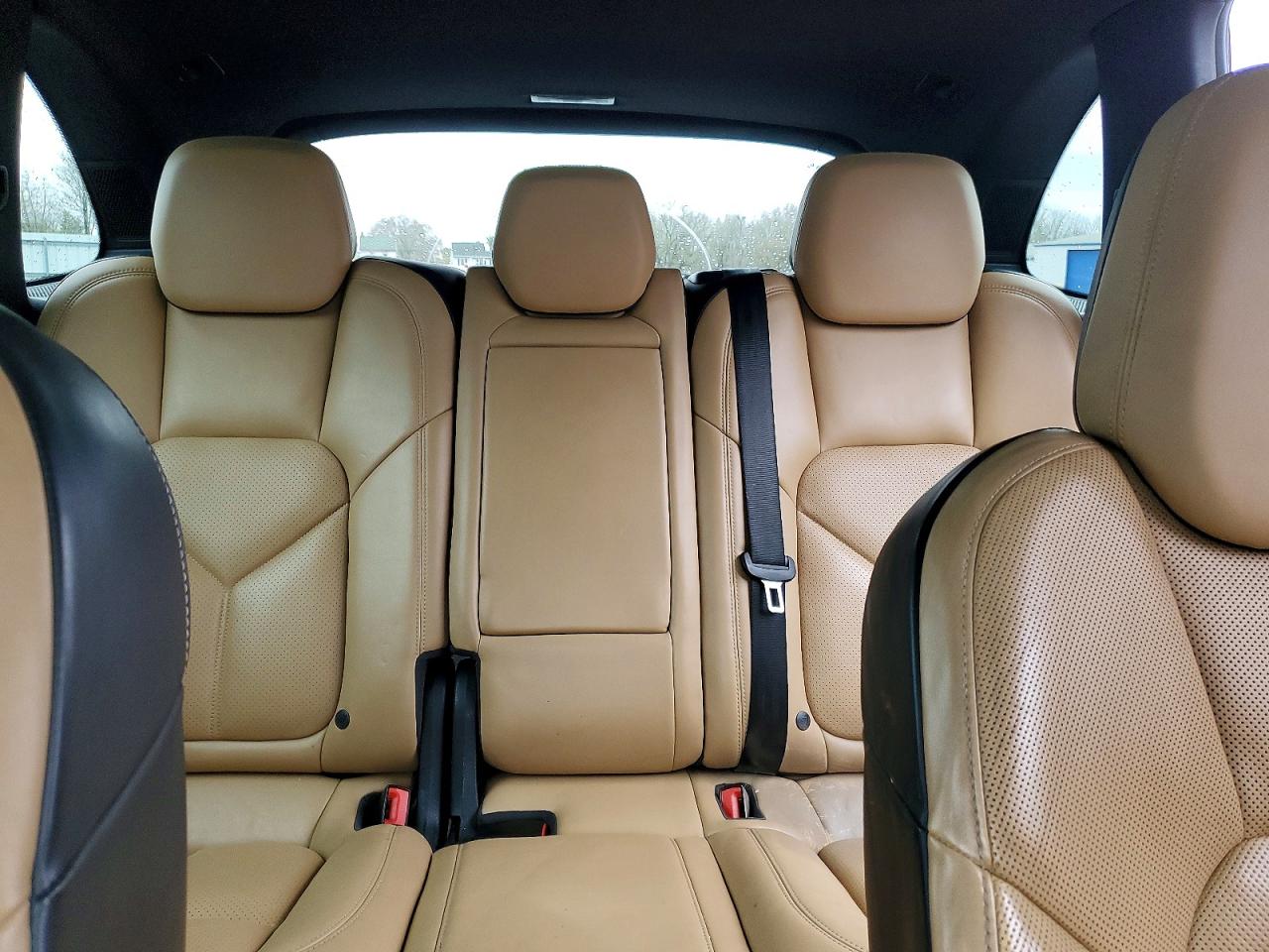 2016 Porsche Cayenne VIN WP1AA2A28GLA05239 photo 10
