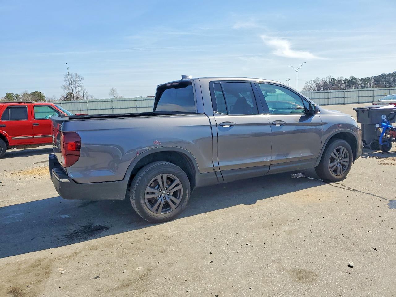 2020 Honda Ridgeline VIN 5FPYK3F16LB031636 photo 3