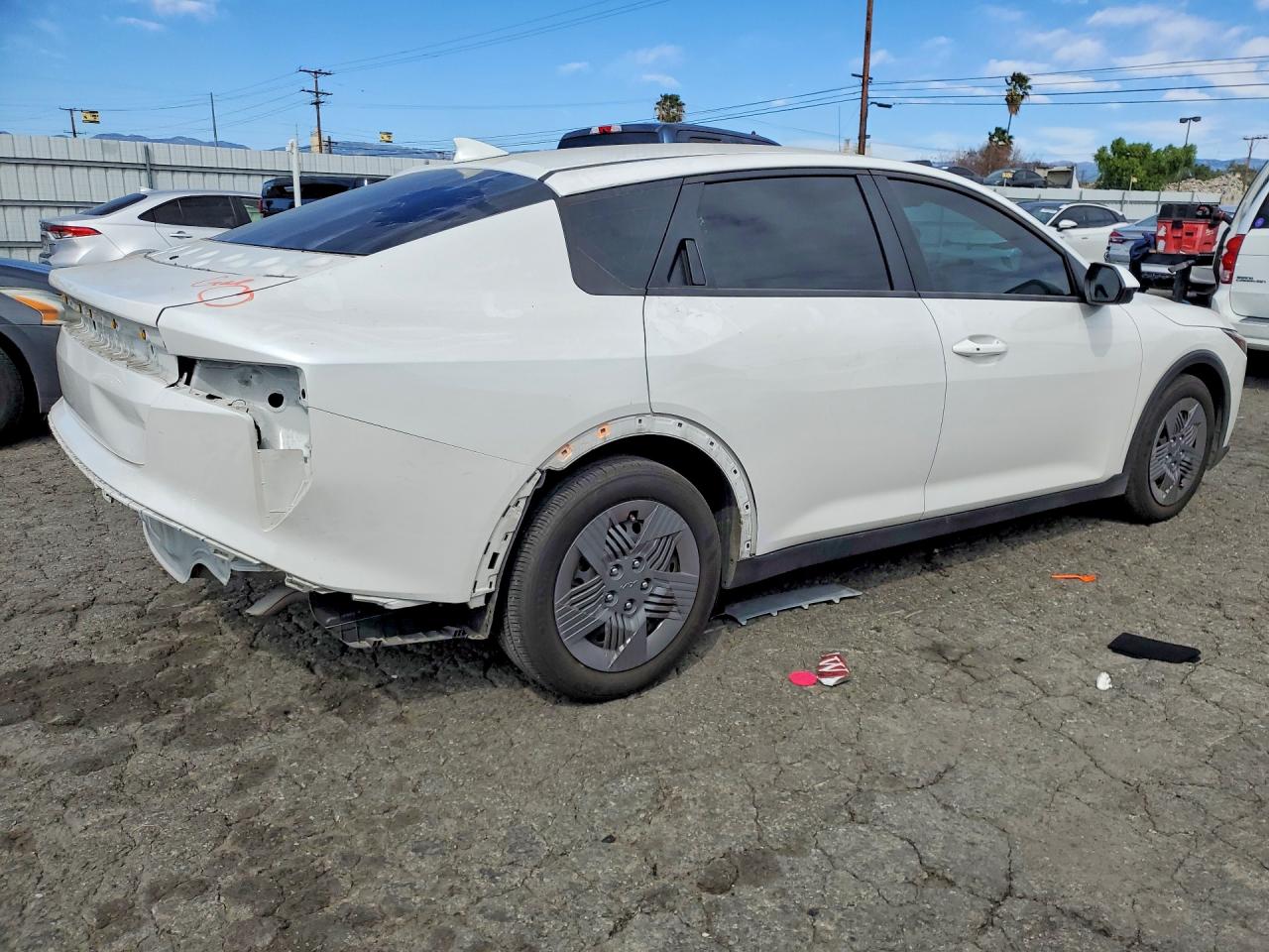 2025 Kia All other VIN 3KPFT4DE8SE145585 photo 3