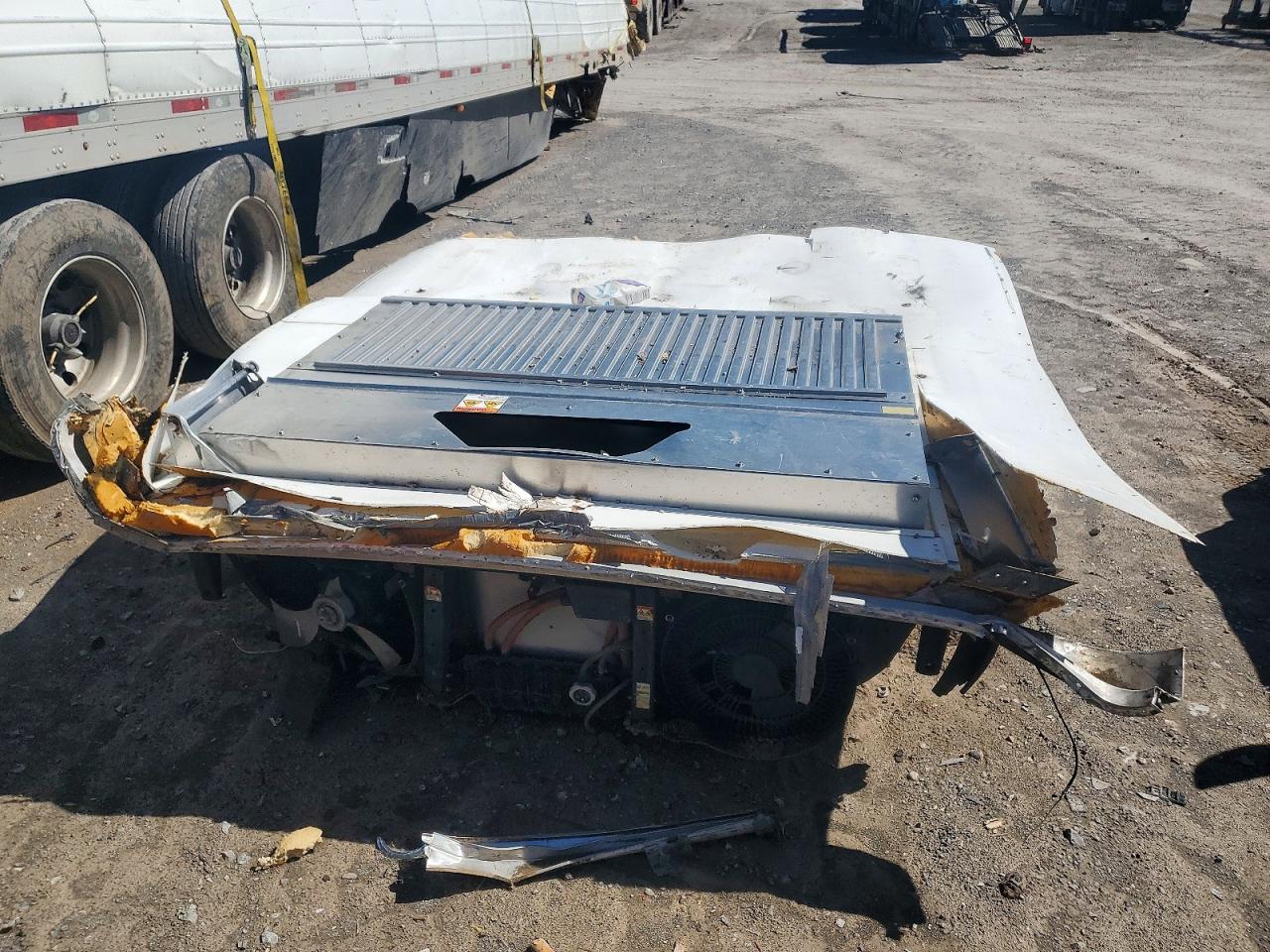2018 UTILITY All models VIN 1UYVS2539J2219206 photo 9