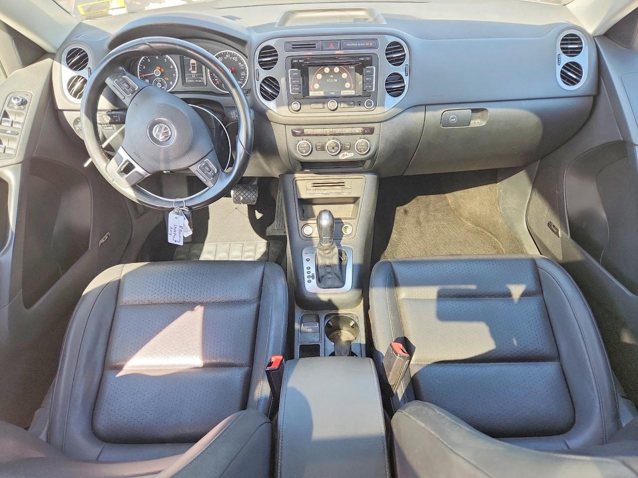 2015 VOLKSWAGEN Tiguan VIN WVGBV7AX1FW603250 photo 8