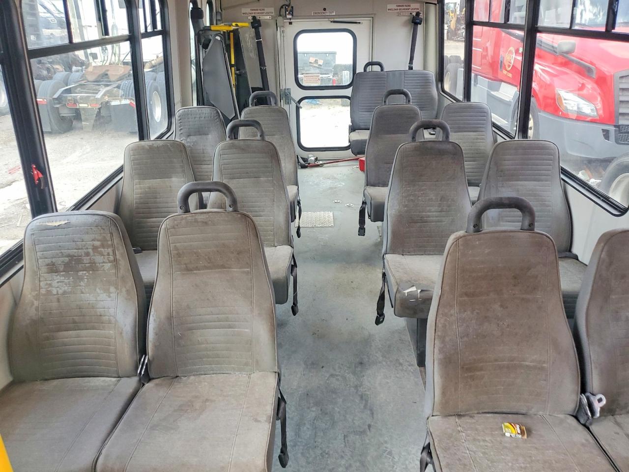 2019 Ford Econoline VIN 1FDFE4FS0KDC03215 photo 11
