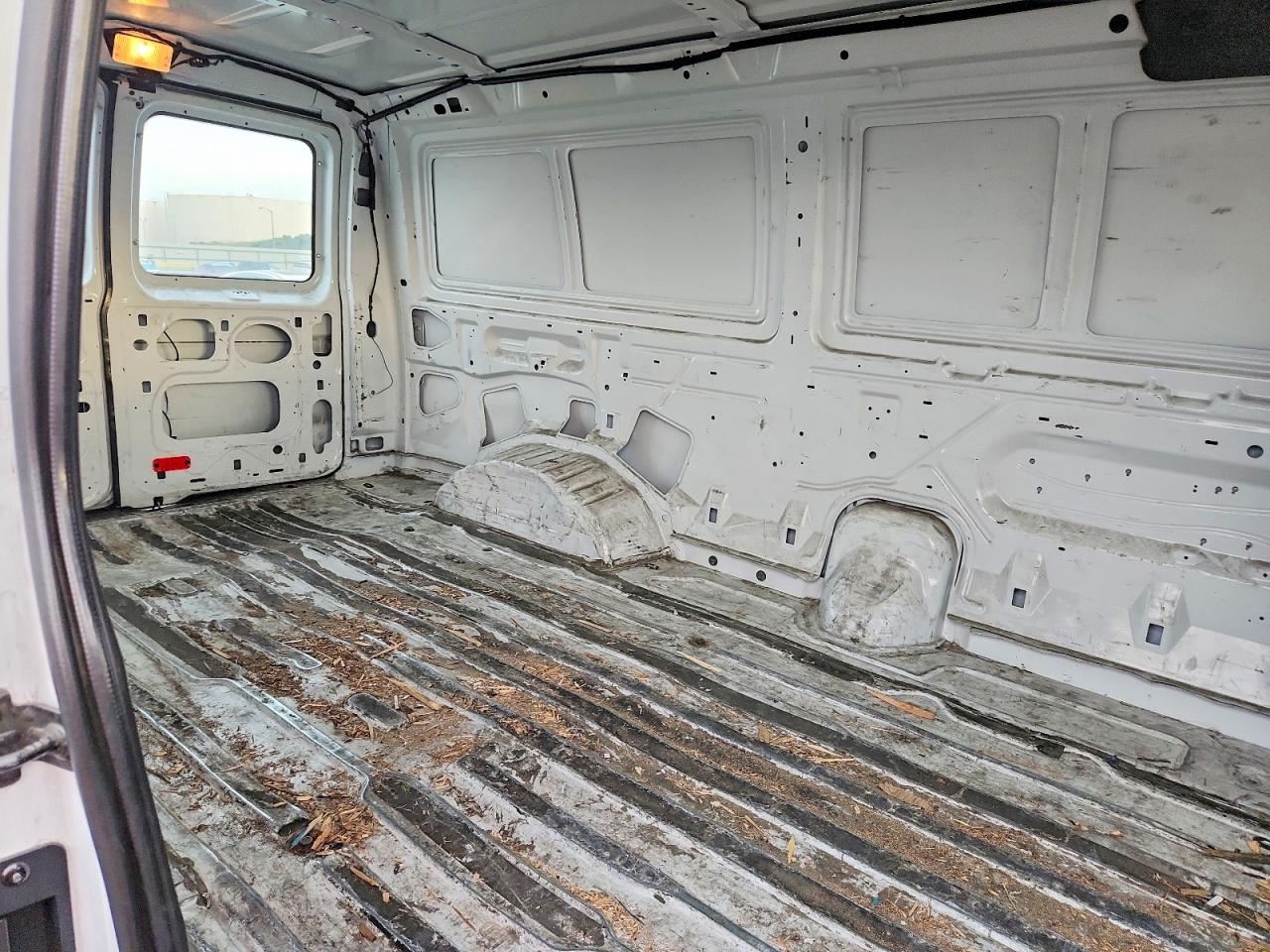 2014 Ford Econoline VIN 1FTNE1EWXEDA35039 photo 11