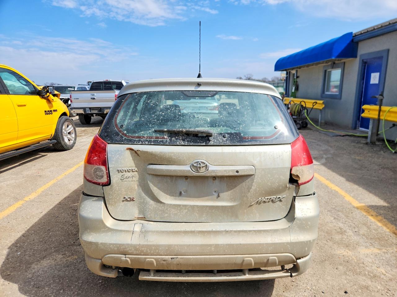 2004 Toyota Matrix VIN 2T1KR32E74C183806 photo 6