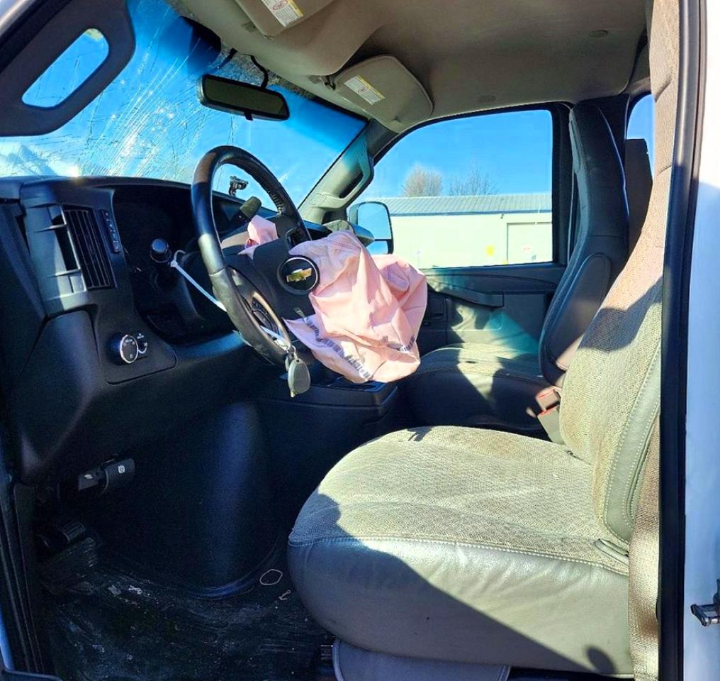 2017 CHEV Express VIN 1GCWGAFF0H1283738 photo 7