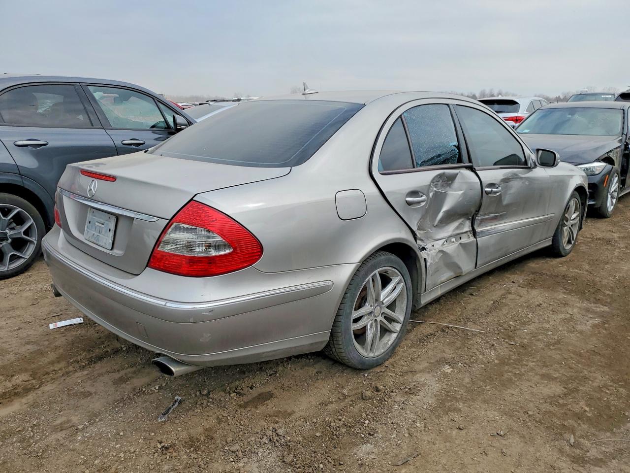 2007 MERCEDES-BENZ E-class VIN WDBUF87X17B175212 photo 3