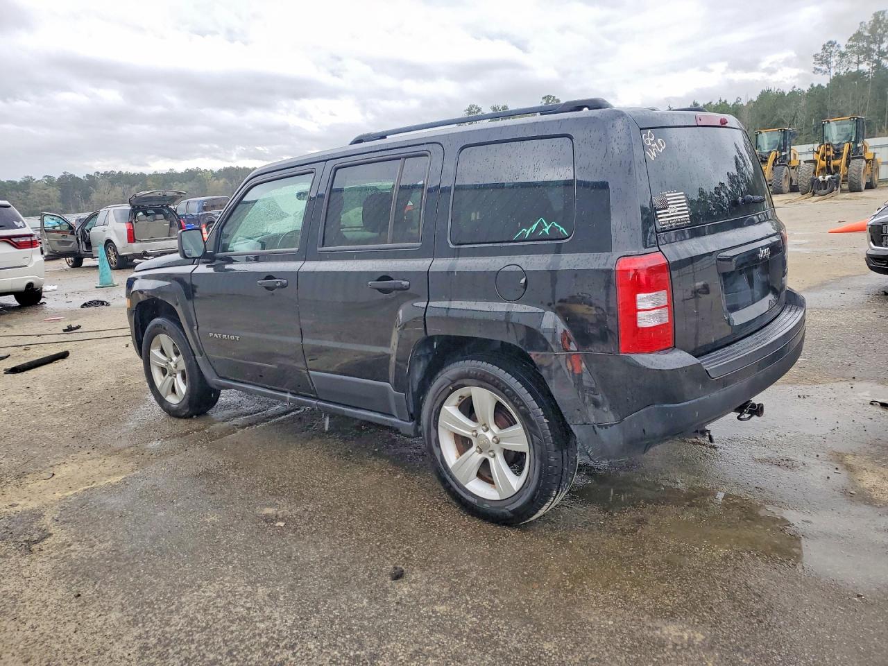 2014 Jeep Patriot VIN 1C4NJPFB3ED667116 photo 2