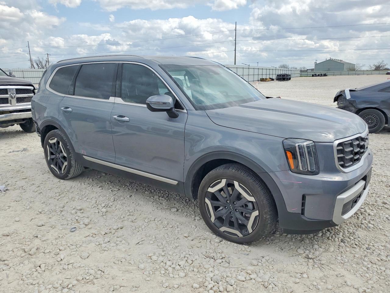 2025 Kia Telluride VIN 5XYP64GC5SG597034 photo 4