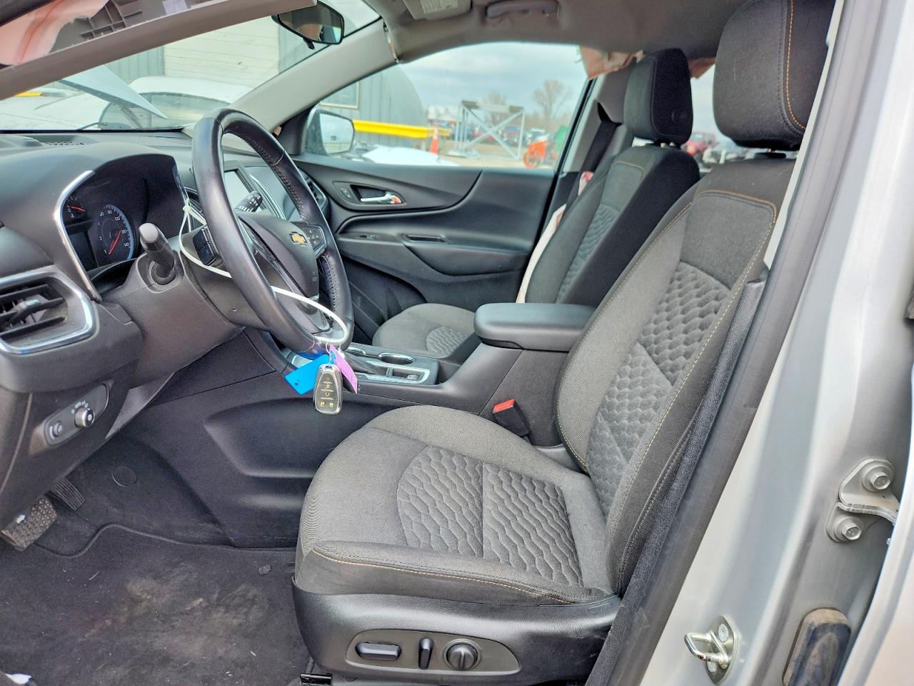2018 Chev Equinox VIN 2GNAXJEV0J6182065 photo 7