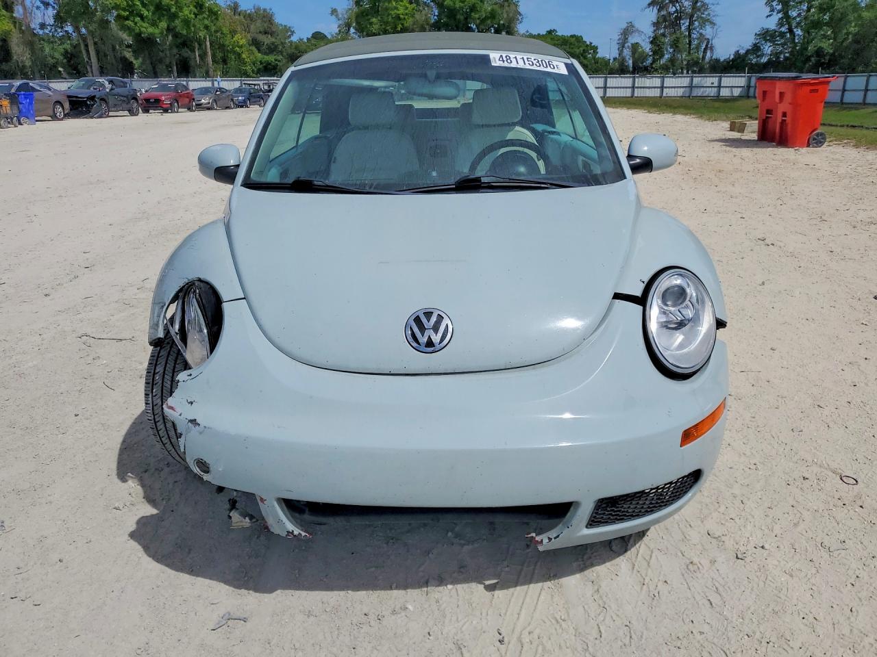 2010 Volkswagen Beetle VIN 3VWRW3AL0AM011110 photo 5