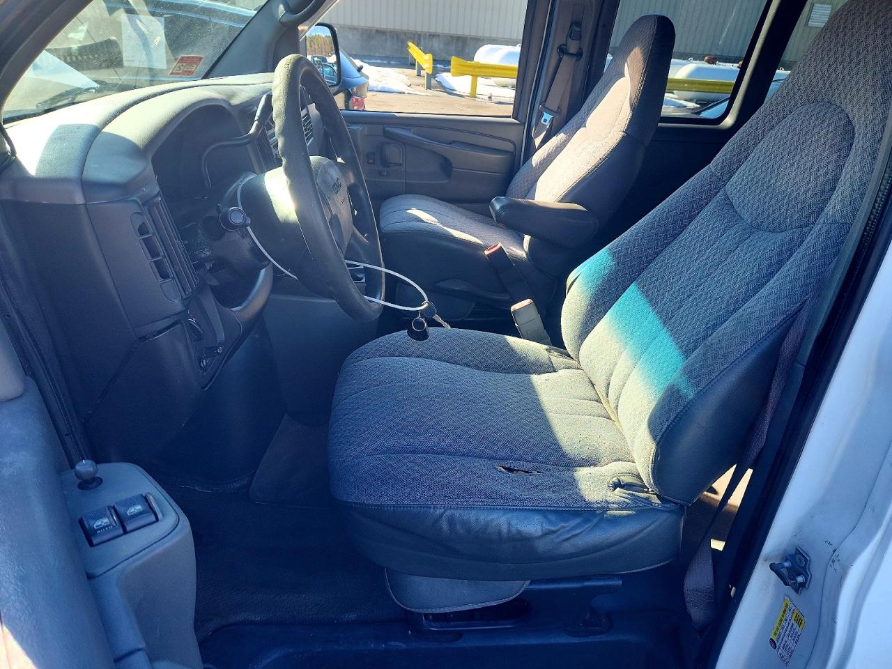 2006 GMC Savana VIN 1GJHG39U761236596 photo 7