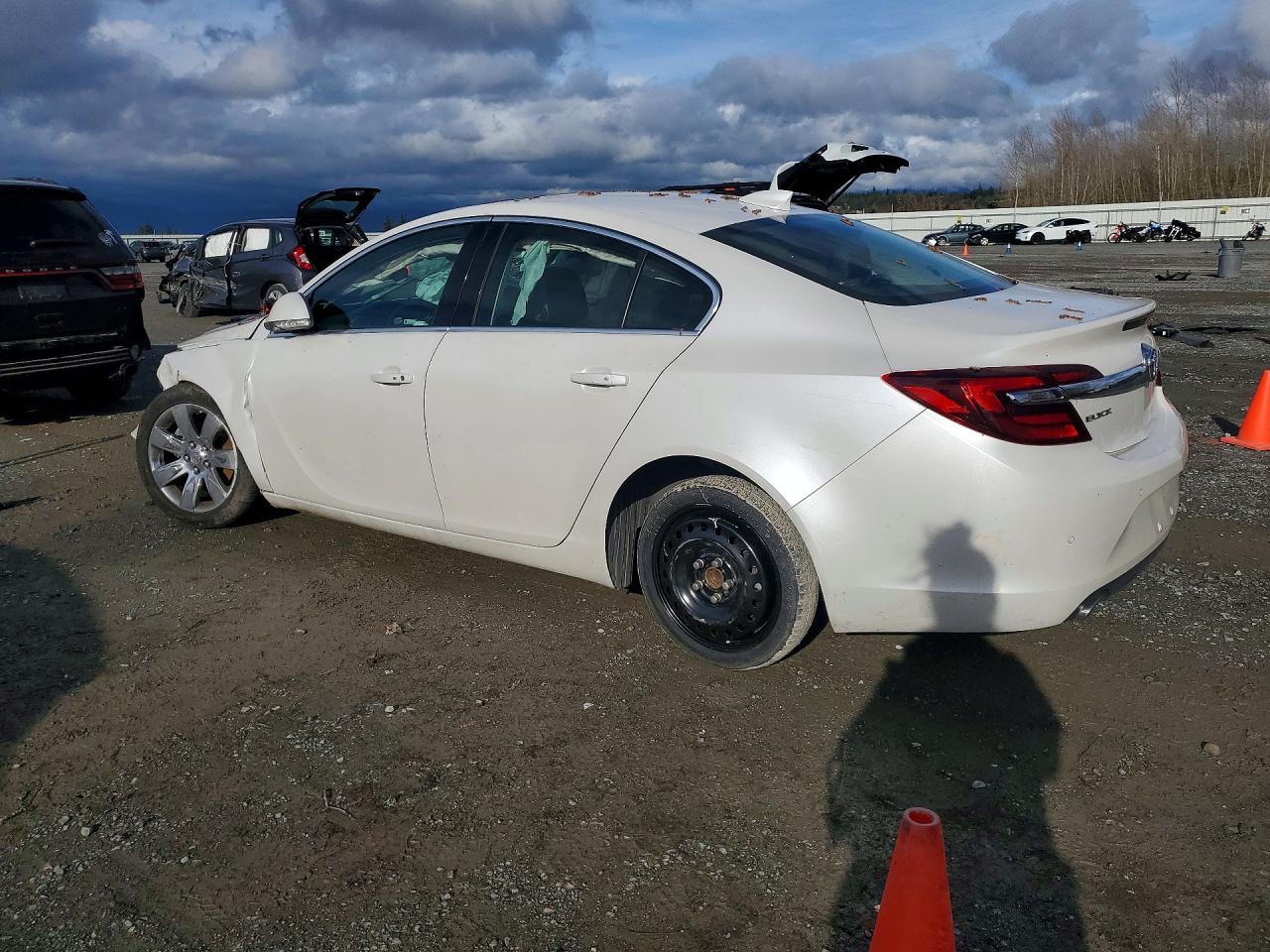 2016 Buick Regal VIN 2G4GS5GX2G9188699 photo 2