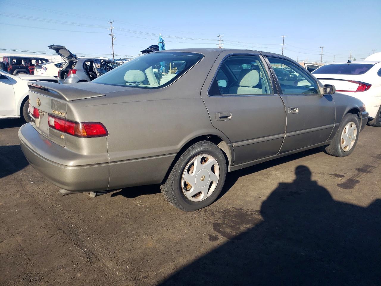 1997 Toyota Camry VIN JT2BF22K0V0039494 photo 3