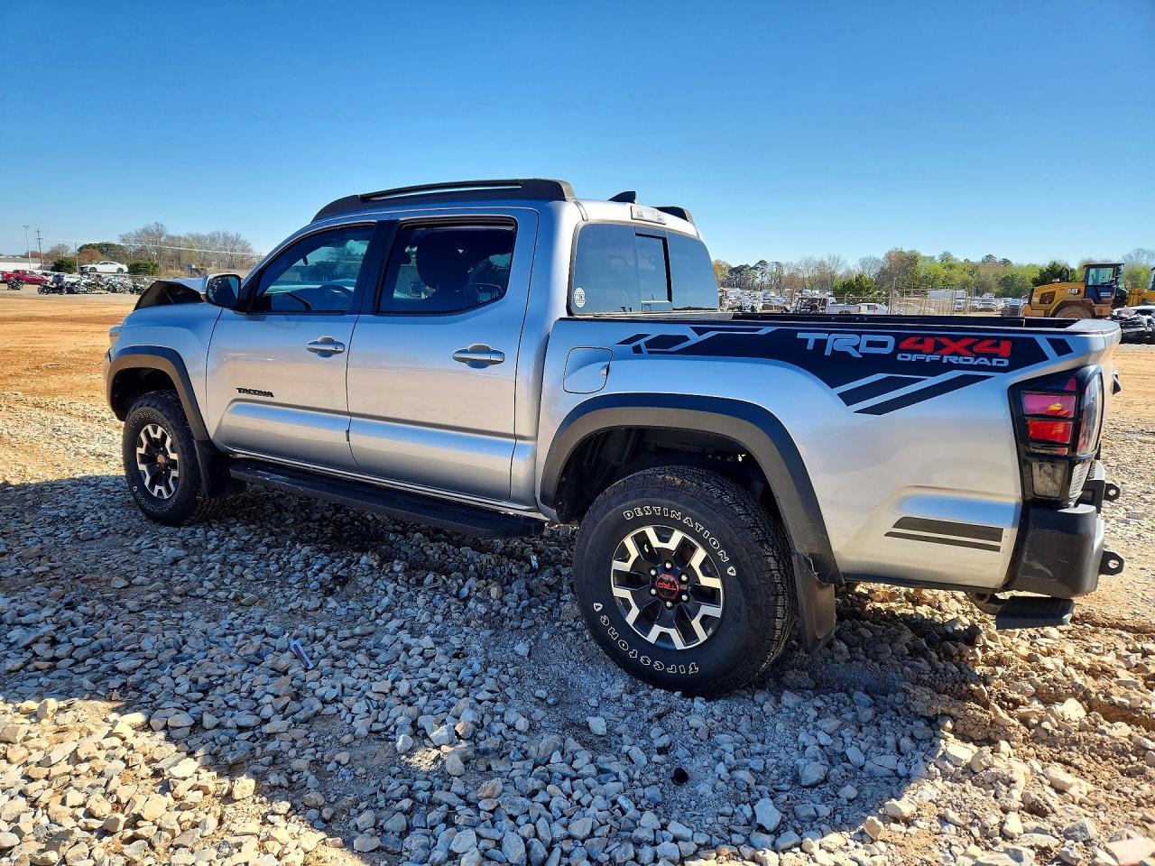 2017 Toyota Tacoma VIN 5TFCZ5AN8HX077826 photo 2