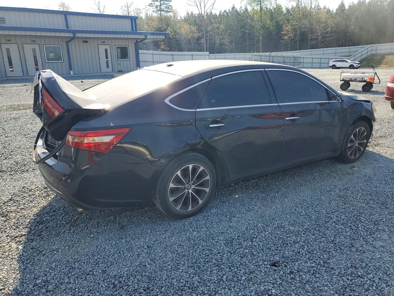 2017 Toyota Avalon VIN 4T1BK1EB4HU260601 photo 3