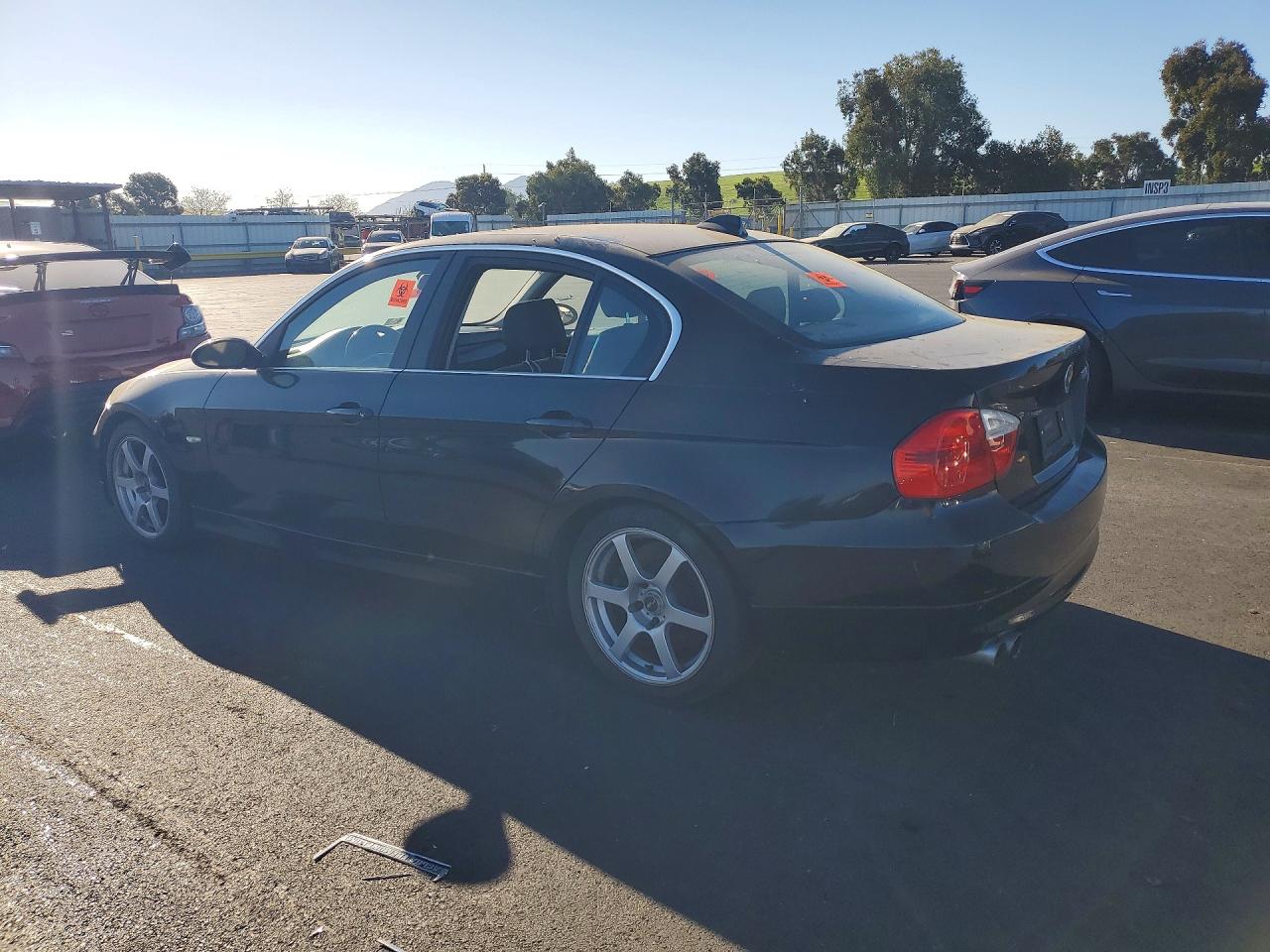 2006 BMW 3 series VIN WBAVB33556PS18957 photo 2