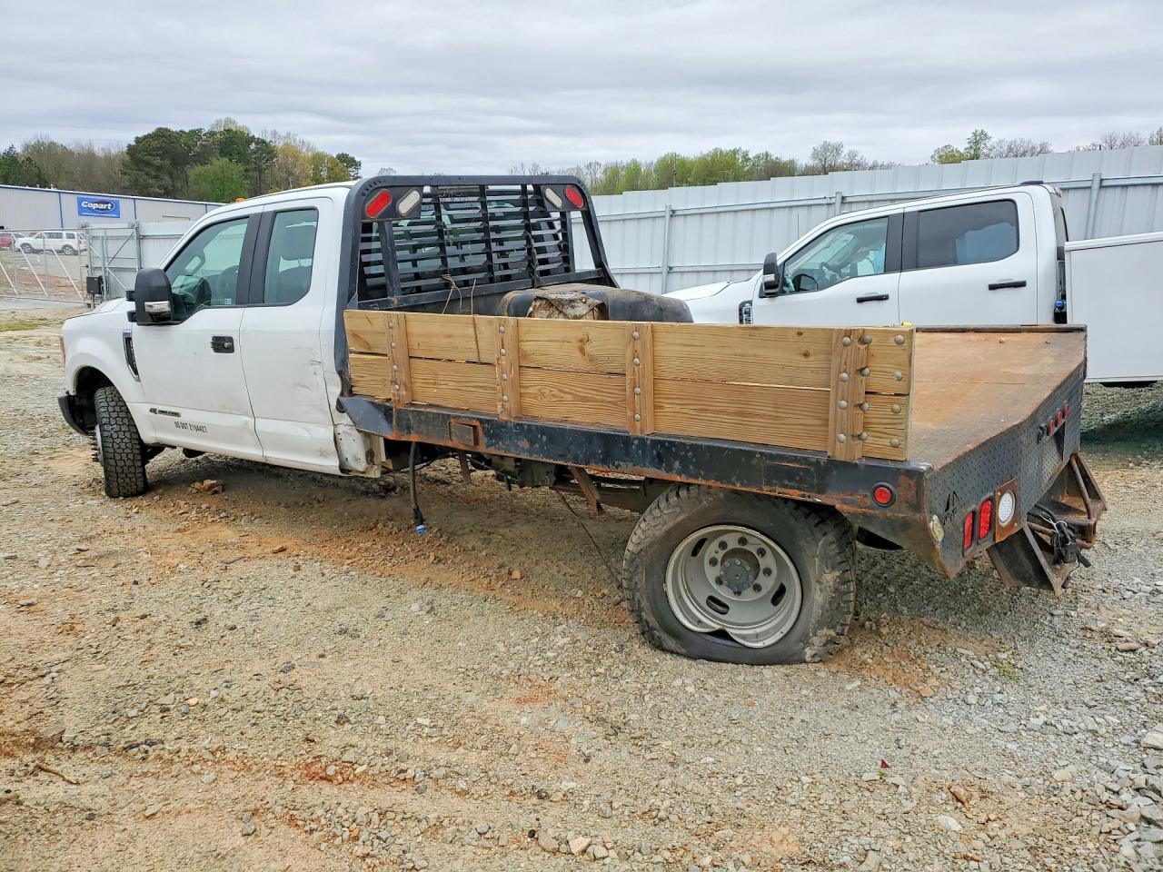2017 Ford F350 VIN 1FD8X3HT2HEC18305 photo 2