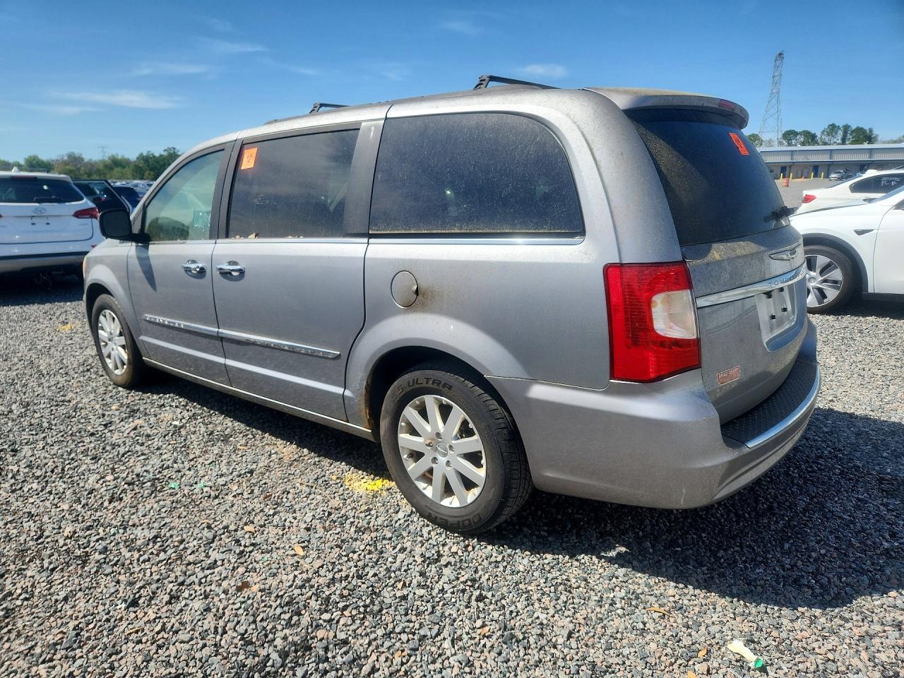 2015 Chrysler Minivan VIN 2C4RC1BG7FR514831 photo 2