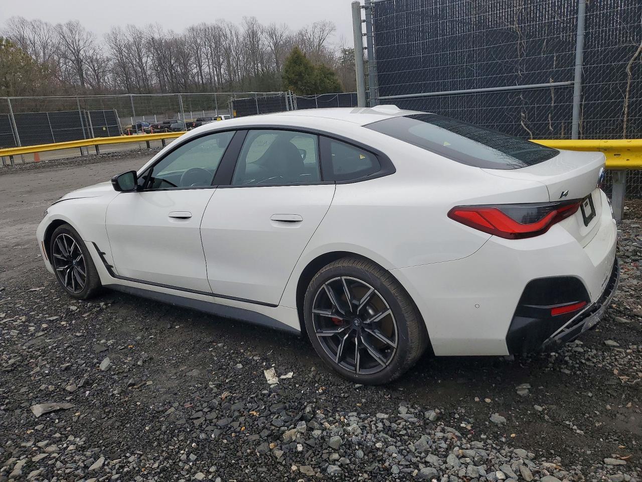 2024 BMW All other VIN WBY33AW05RFR86460 photo 2