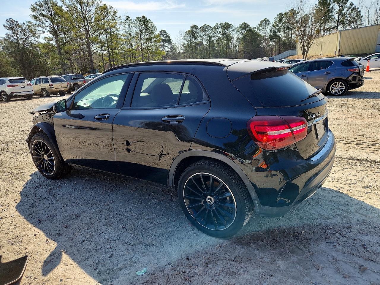 2019 Mercedes Gla-class VIN WDCTG4EB7KJ581613 photo 2