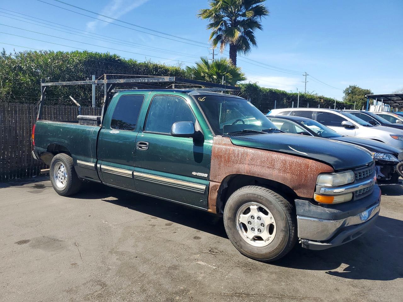 2002 Chevrolet Silverado VIN 2GCEC19V521223630 photo 4