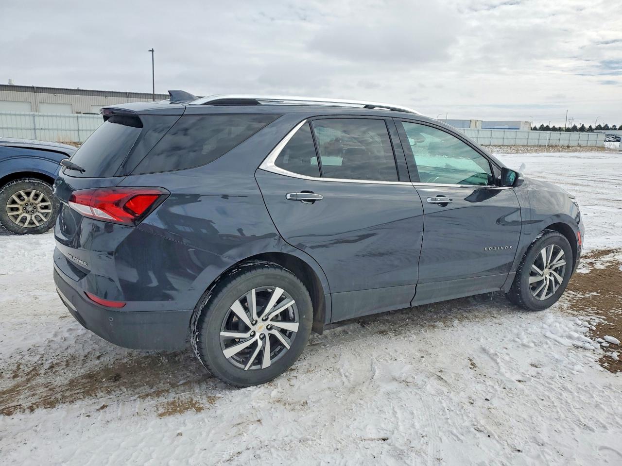2022 Chevrolet Equinox VIN 2GNAXXEVXN6124893 photo 3