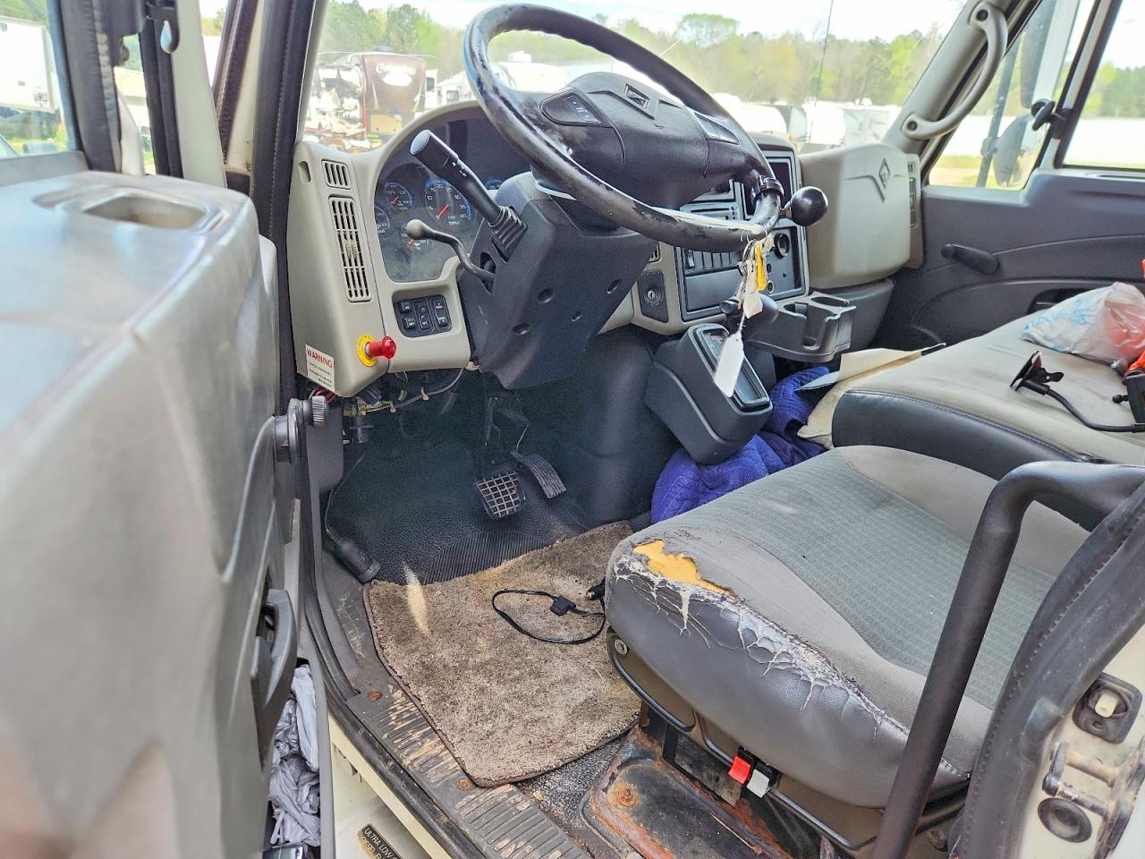 2011 International 4000 serie VIN 1HTMMAALXBH316503 photo 8
