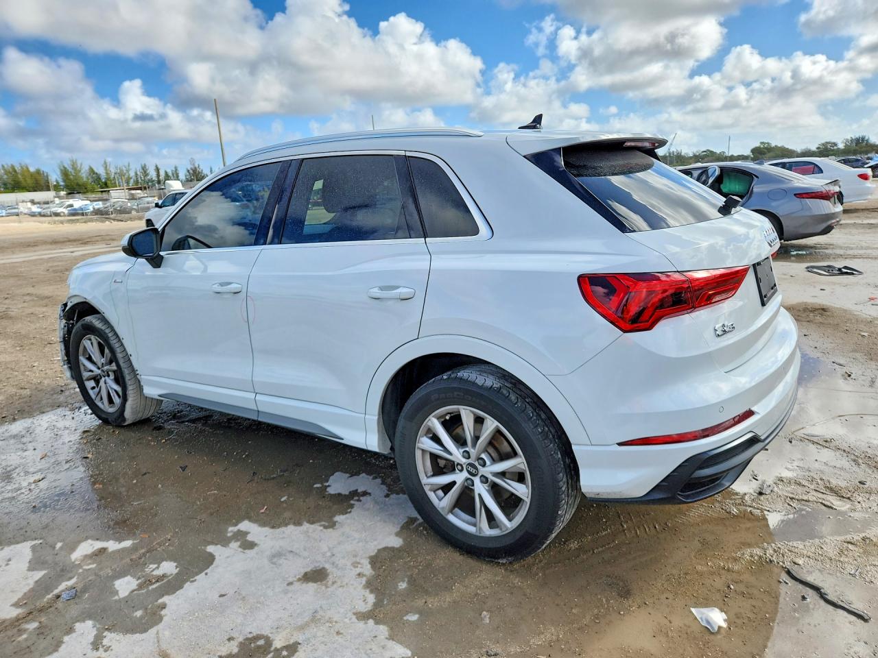 2021 Audi Q3 VIN WA1DECF39M1046202 photo 2