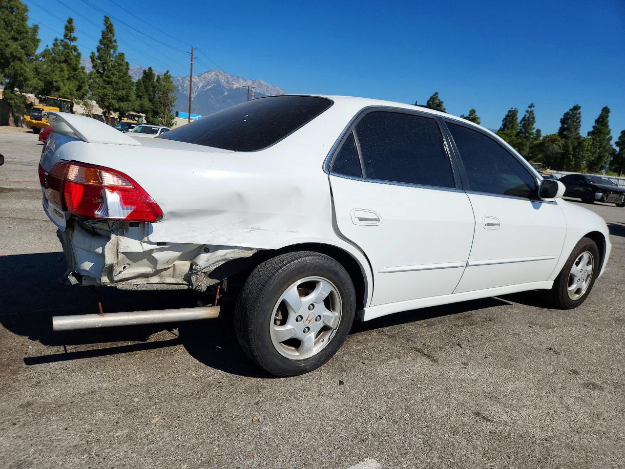 1998 HOND Accord VIN 1HGCG6675WA196151 photo 3