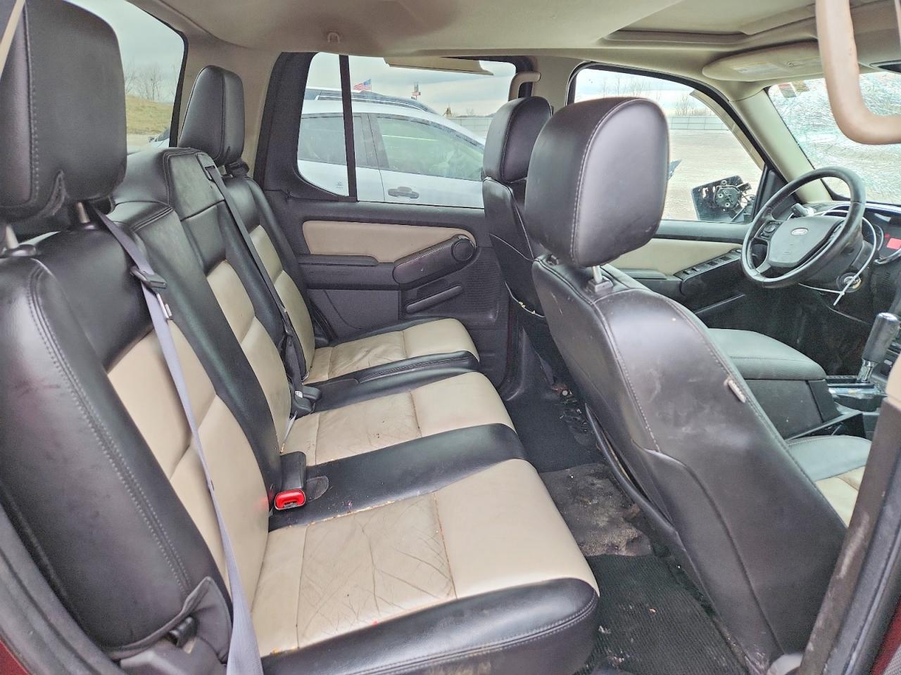 2007 Ford Explorer VIN 1FMEU53887UA04109 photo 10