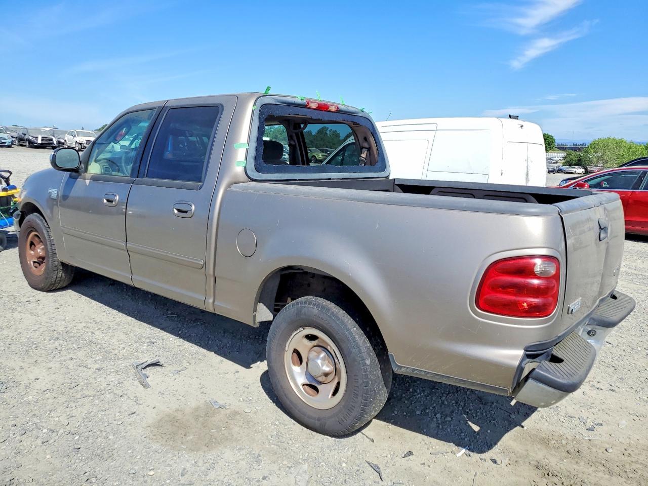 2002 Ford F150 VIN 1FTRW07622KC35264 photo 2