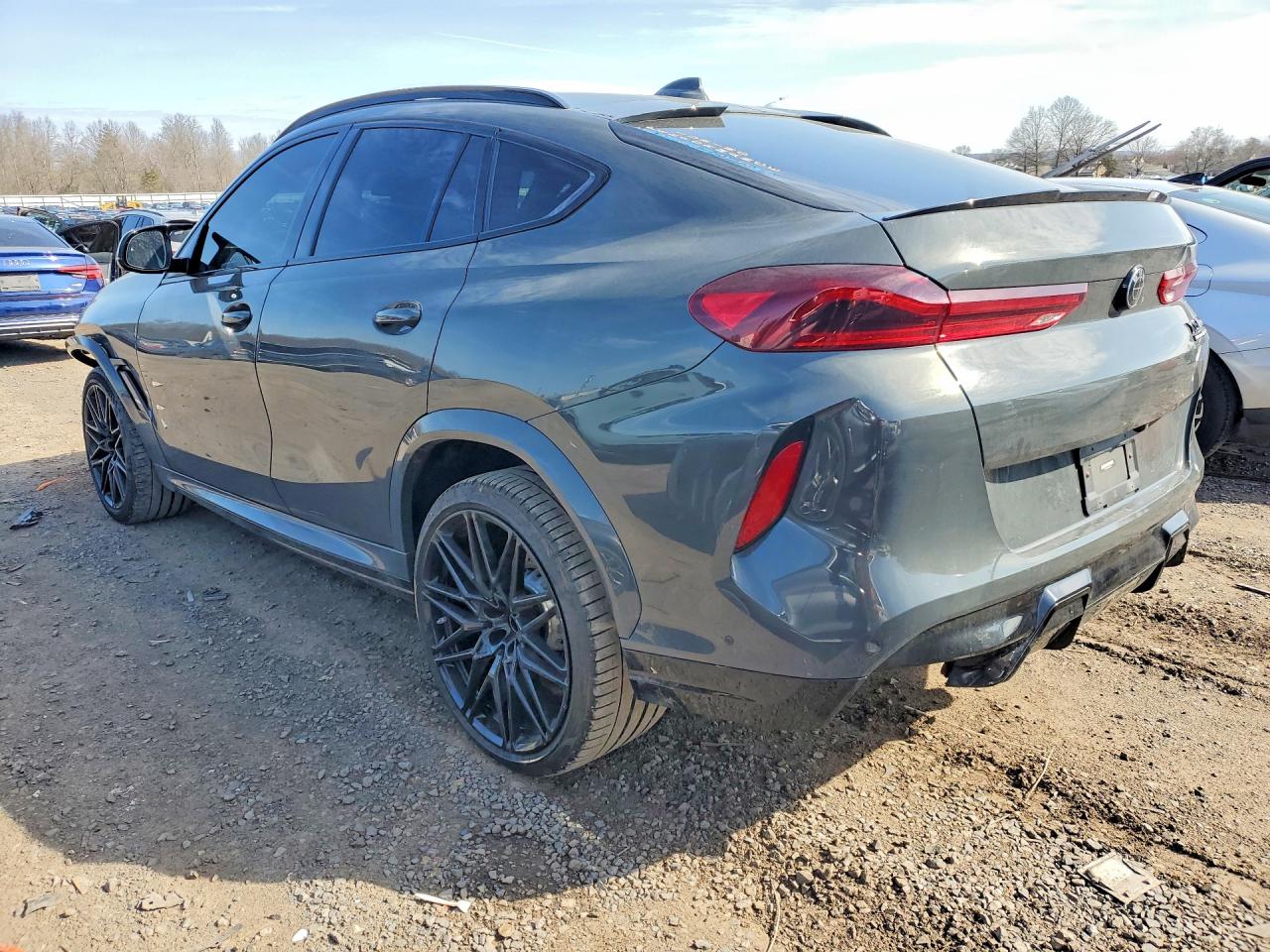 2022 BMW X6 VIN 5YMCY0C02N9J90203 photo 2