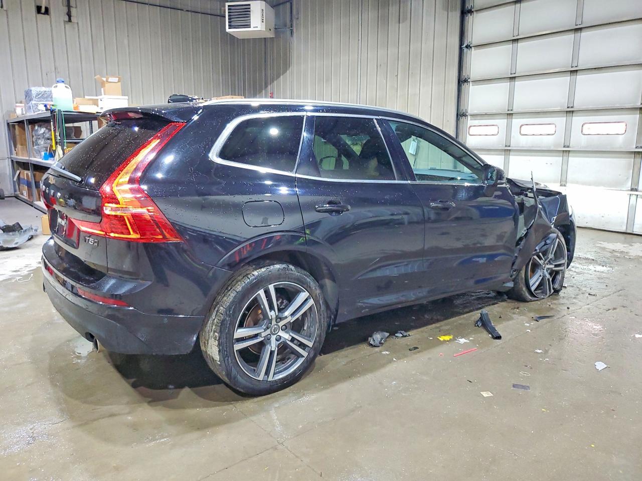2019 VOLVO Xc60 VIN LYV102RK4KB215634 photo 3