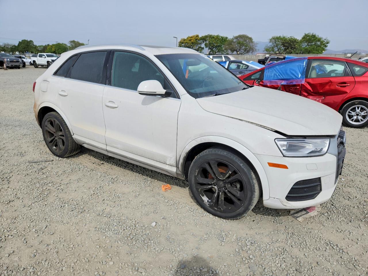 2016 Audi Q3 VIN WA1BFCFS3GR011026 photo 4