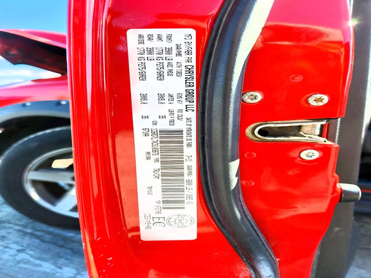 2012 Ram 1500 VIN 1C6RD7LTXCS103873 photo 12