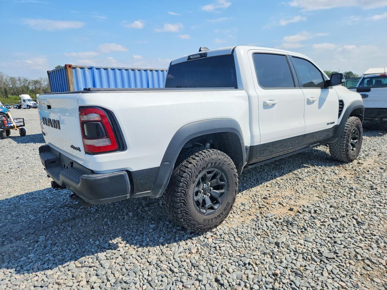 2022 Ram 1500 VIN 1C6SRFU91NN260080 photo 3