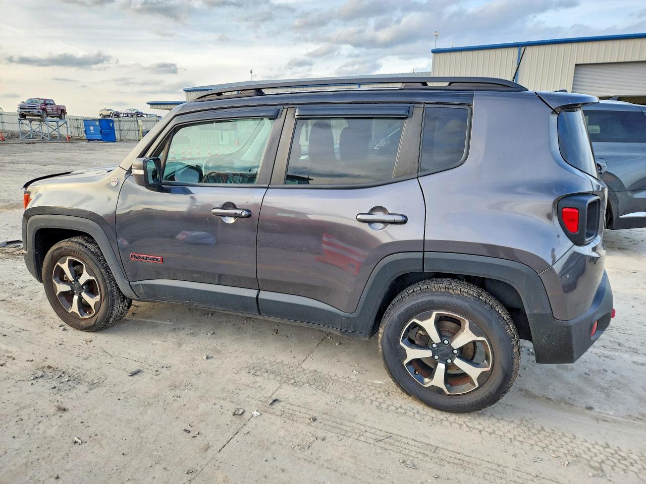 2021 Jeep Renegade VIN ZACNJDC14MPM36037 photo 2