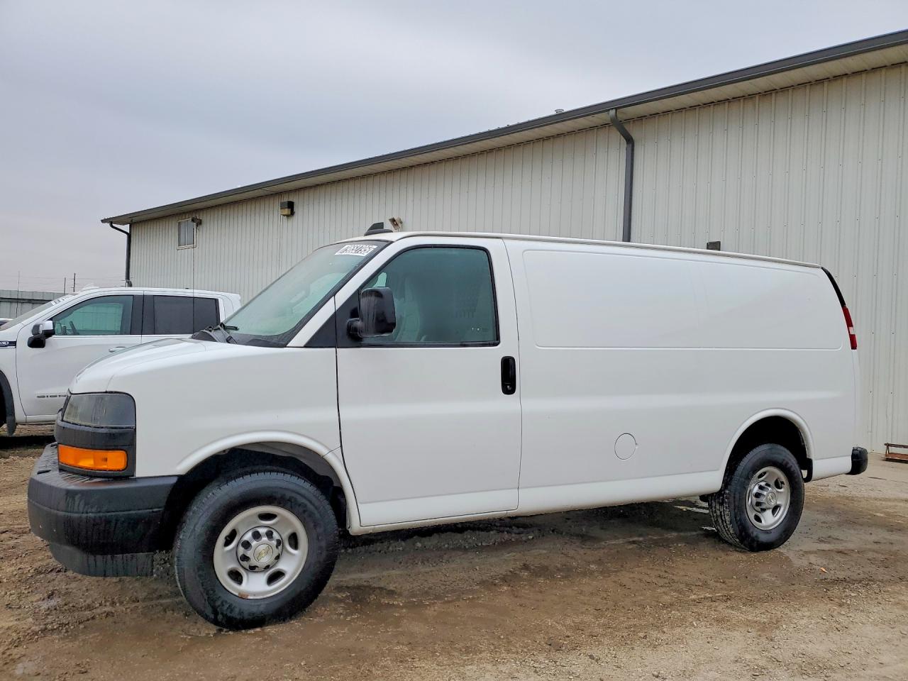 2021 CHEVROLET Express VIN 1GCWGAFP2M1259539 photo 1