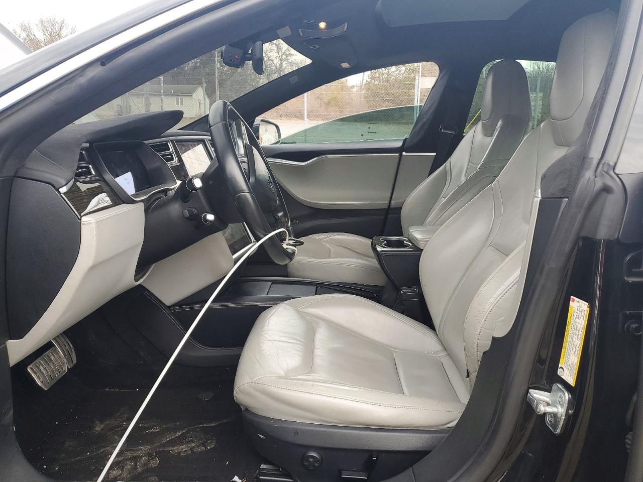 2015 Tesla Model s VIN 5YJSA1E43FF118352 photo 7