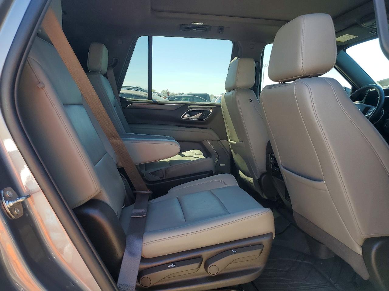 2022 Chevrolet Tahoe VIN 1GNSKPKD5NR162034 photo 11