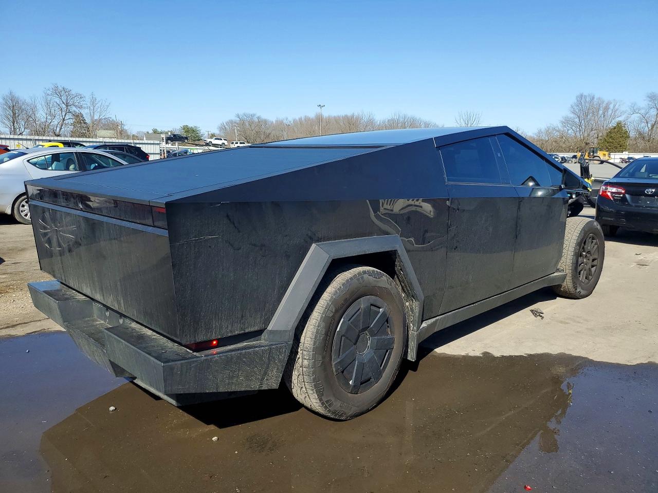 2025 Tesla Cybertruck VIN 7G2CEHED7SA074507 photo 3