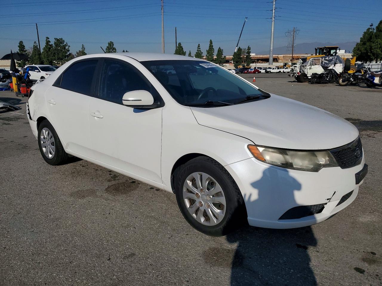 2011 Kia Forte VIN KNAFU4A23B5413832 photo 4