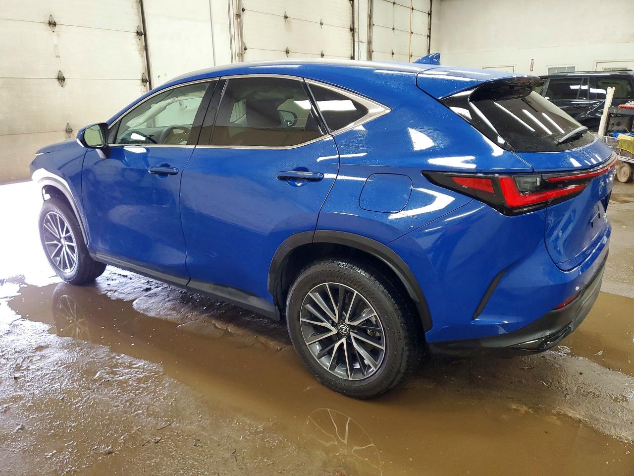 2025 Lexus Nx VIN 2T2GGCEZXSC070550 photo 2