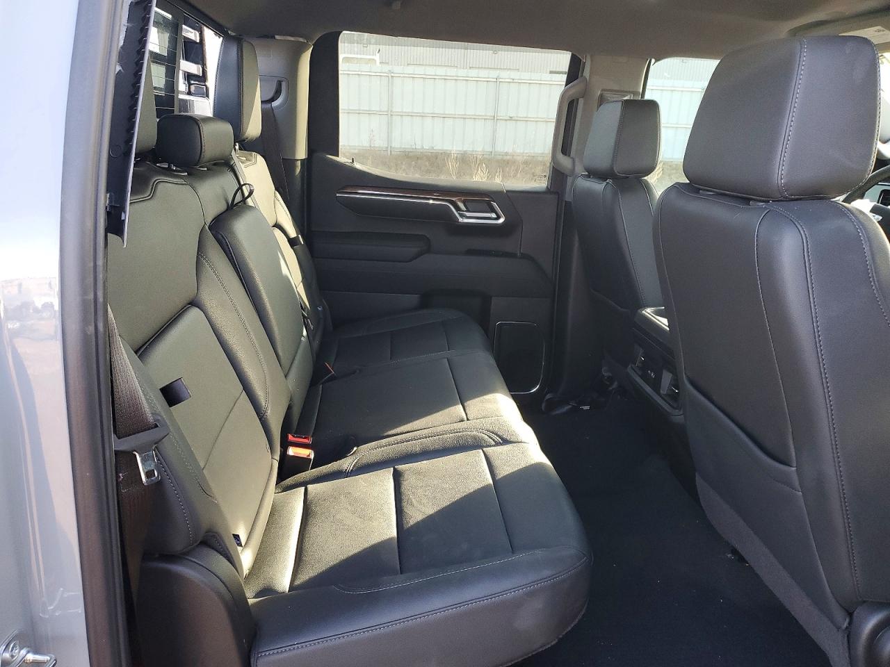 2025 CHEV All models VIN 1GCUKEE82SZ128472 photo 10