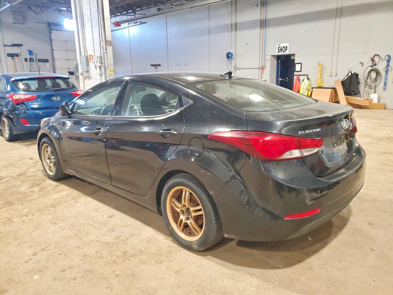 2015 Hyundai Elantra VIN 5NPDH4AE0FH548667 photo 2