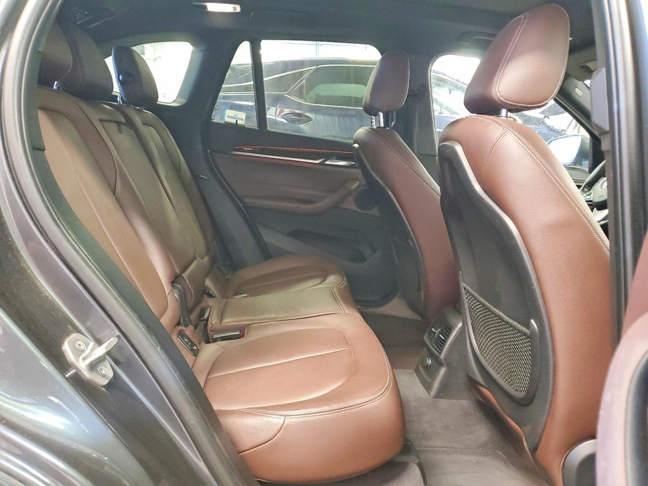 2016 BMW X1 VIN WBXHT3C30GP884589 photo 11