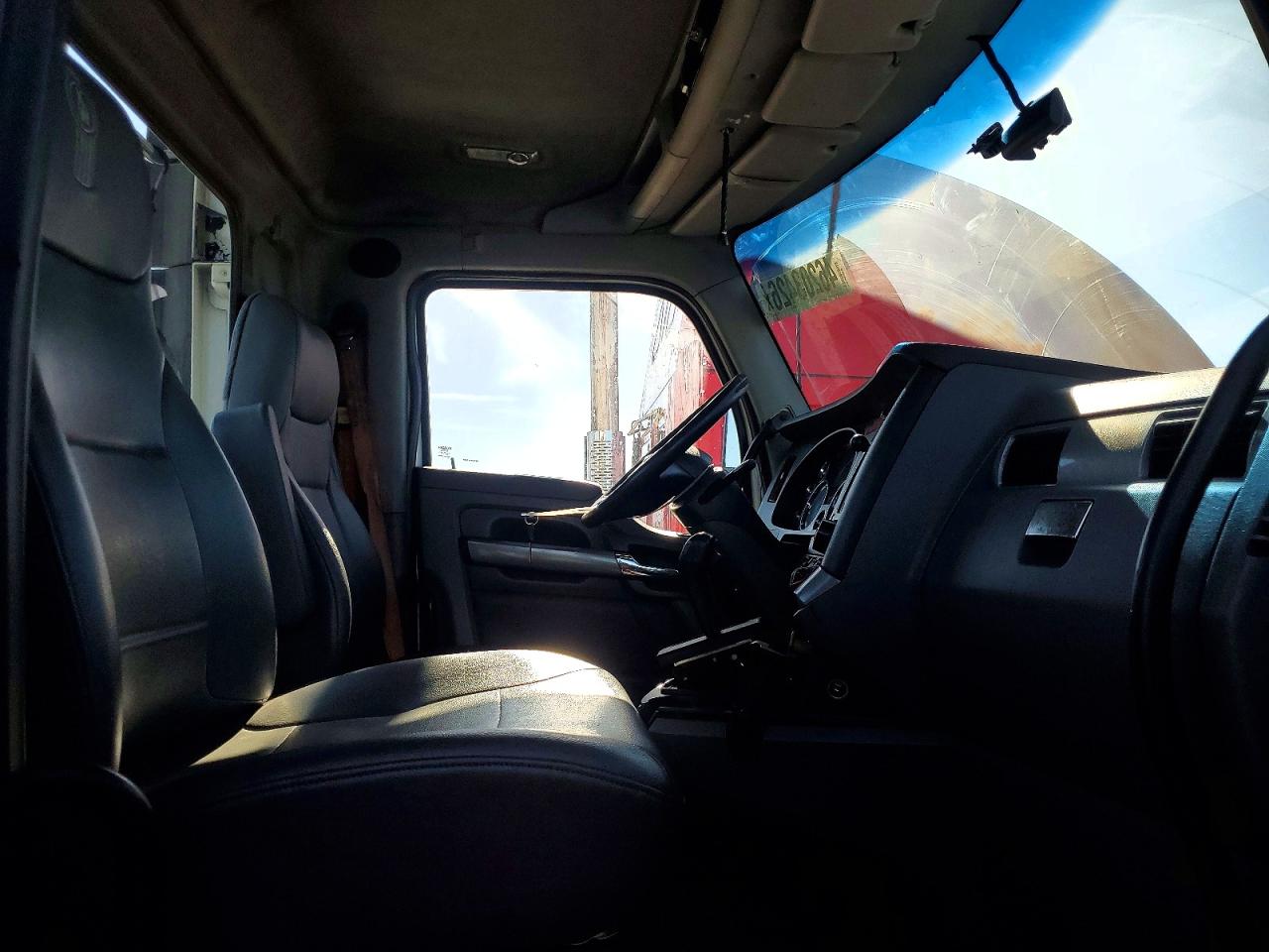 2015 KENWORTH All other VIN 1XKYD49X8FJ466040 photo 5