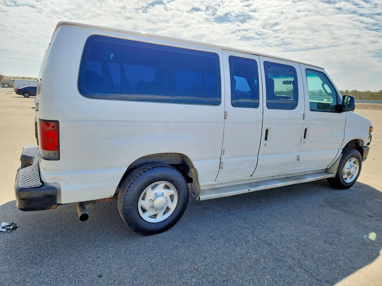 2009 Ford Econoline VIN 1FBNE31L19DA73843 photo 3