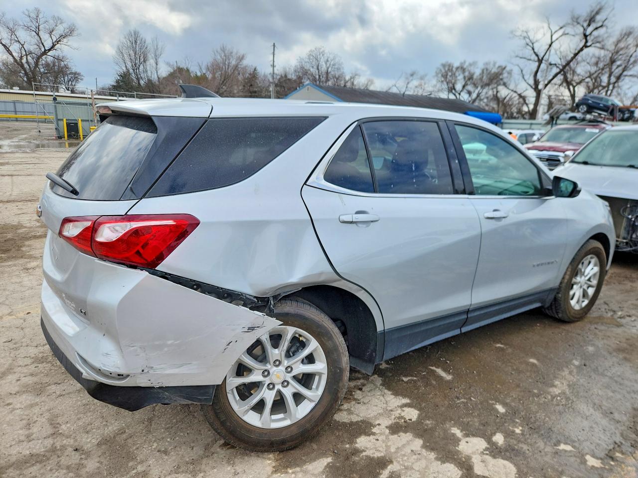 2018 Chev Equinox VIN 2GNAXJEV0J6182065 photo 3